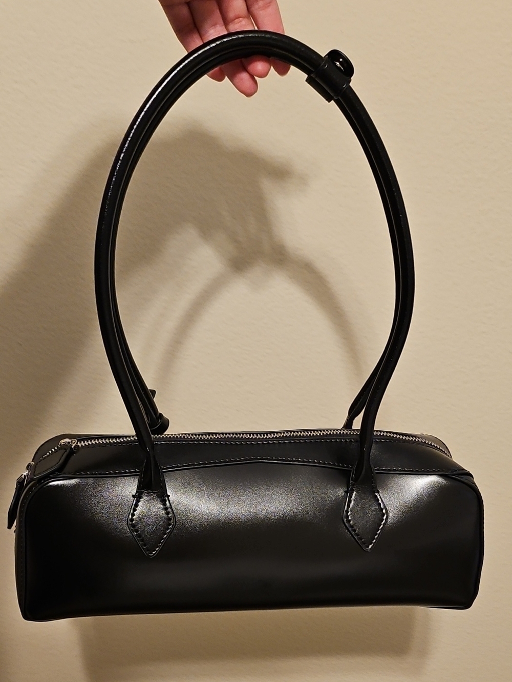 Classic Black Vegan Leather Shoulder Bag - Unbranded
